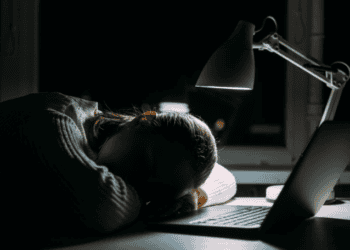 Saúde mental em foco: Justiça garante transferência de trabalhadora