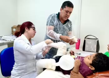 Ambulatório da Fundhacre trata 228 crianças com pé torto em 2024