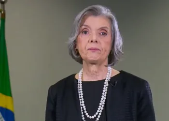 Voto é poderoso instrumento de transformação social, diz Cármen Lúcia