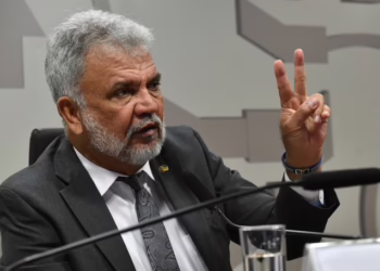 Sen. Petecão anuncia primeira parcela de 400 mil para ginásio no Adalberto Sena, em Rio Branco