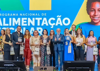 Governo Lula reduz alimentos processados na merenda escolar