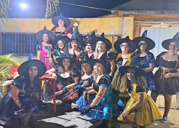 ‘As netinhas do vovô Hélio’ preservam a tradição no Carnaval de Xapuri📹