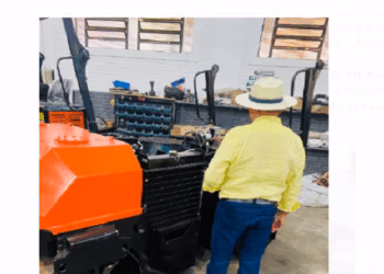 Missão asfalto: Bocalom visita fábrica em SP para reforçar Emurb