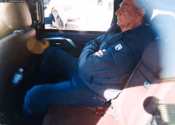 VÍDEO: Bolsonaro vai de PF à tornozeleira…