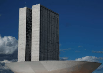 Conheça projeto que regula redes sociais para crianças e adolescentes