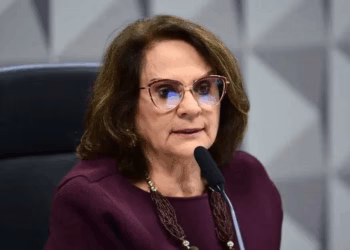 Sen. Damares revela diagnóstico de câncer de mama