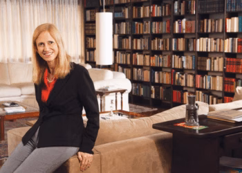 Cláudia Costin debate Educação em evento do Mês do Servidor