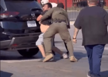 Civis enfrentam serviço de imigração em Chicago📹📹📹