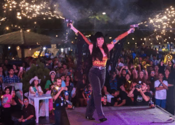 Ana Gabrielly é coroada Rainha da Produção no Festival da Macaxeira 2025