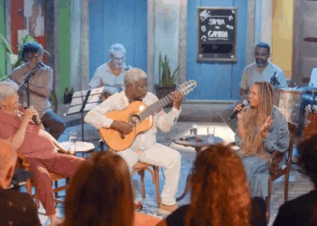 Teresa Cristina celebra Cartola no #SambaNaGamboa📹